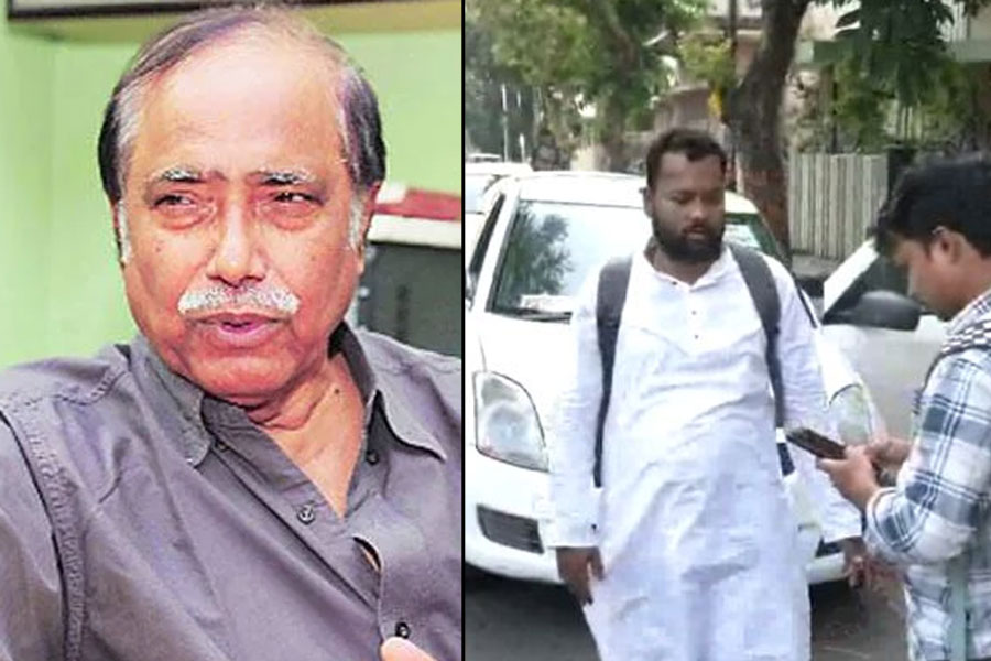 SSC Scam: Snubbed teachers meets with Ex cbi officer Upen Biswas