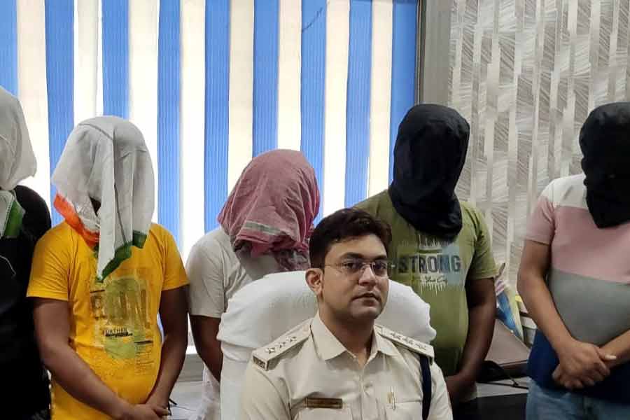 Four golden monkeys rescued in Beldanga, 6 traffickers arrested