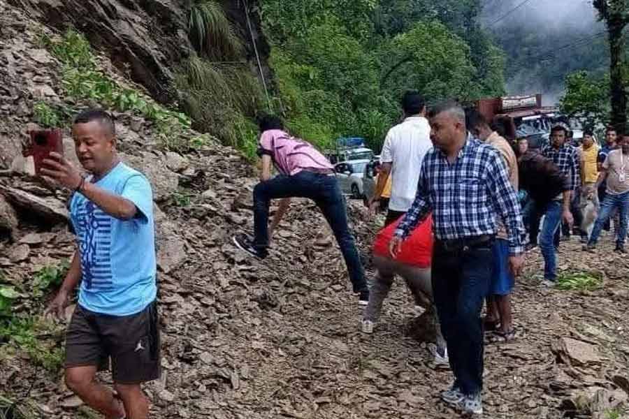 Darjeeling devastated by extremely heavy rains, yellow alert issued for Teesta-Jaldhaka rivers