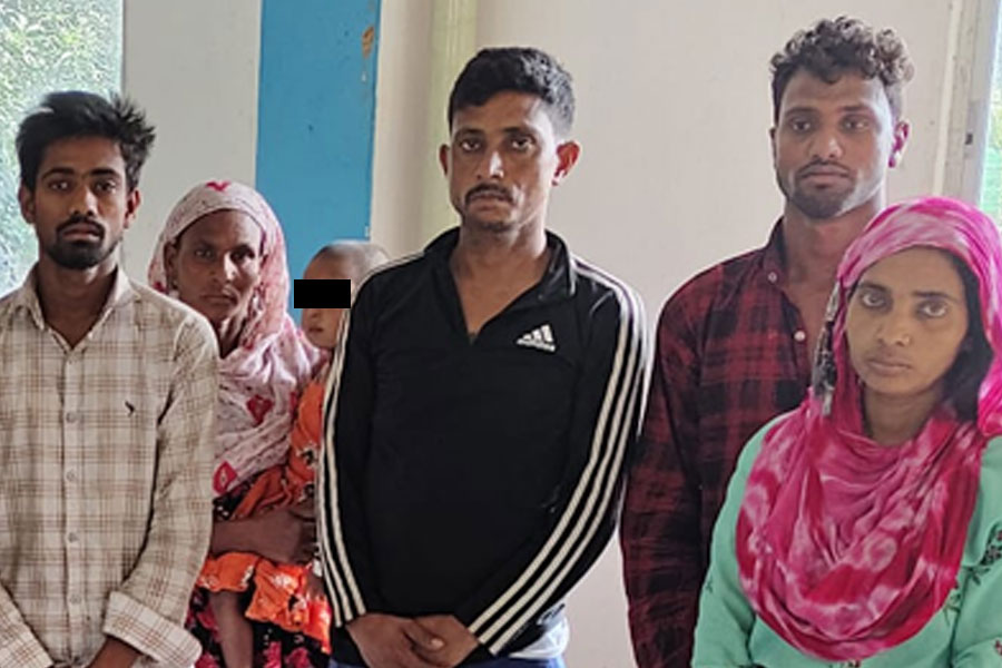 16 Bangladeshi infiltrators arrested in Dinhata