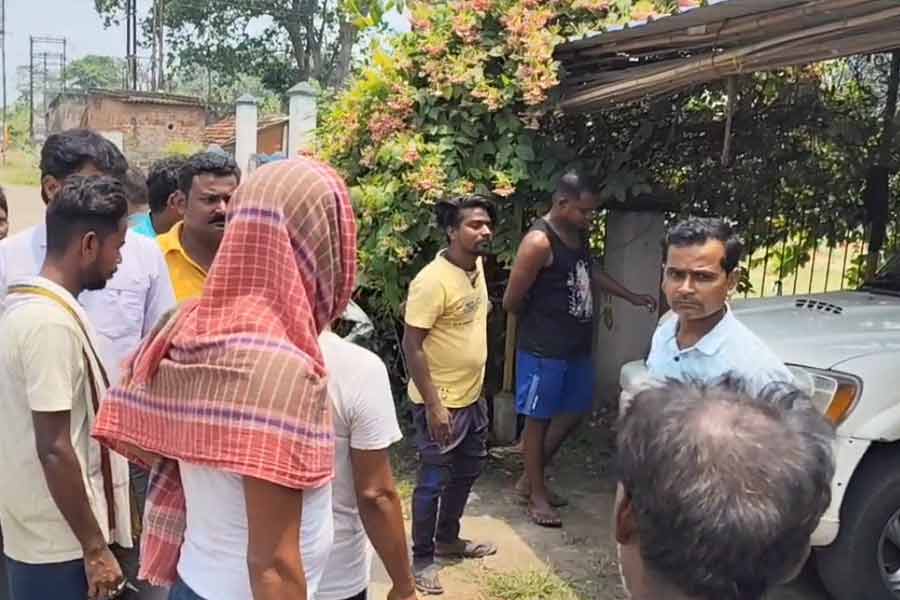 Miscreants set protester's car on fire in Durgapur