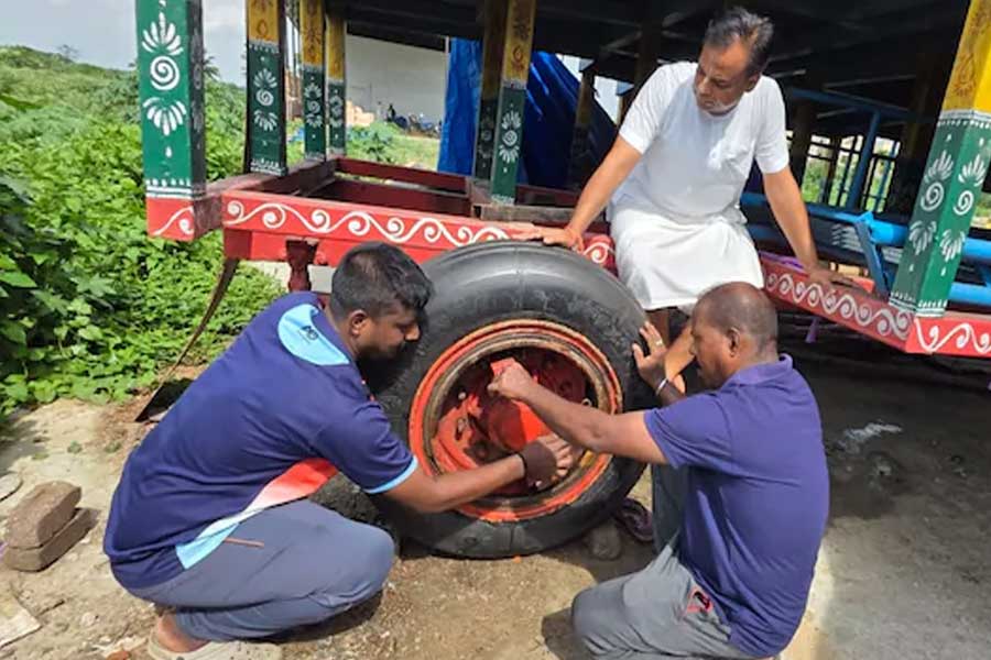 Sukhoi wheels now on ISKCON's chariot in Kolkata