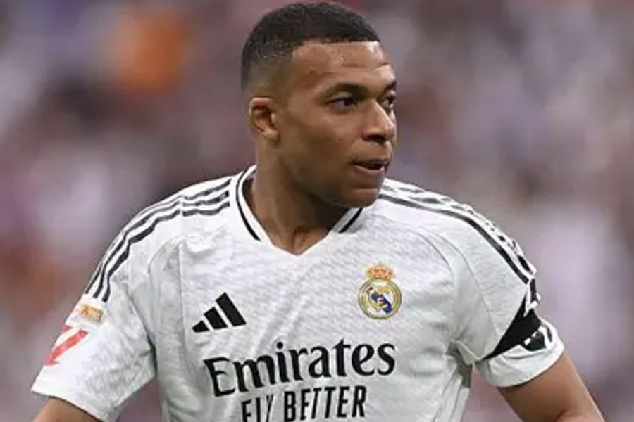 Kylian Mbappe hospitalized suddenly