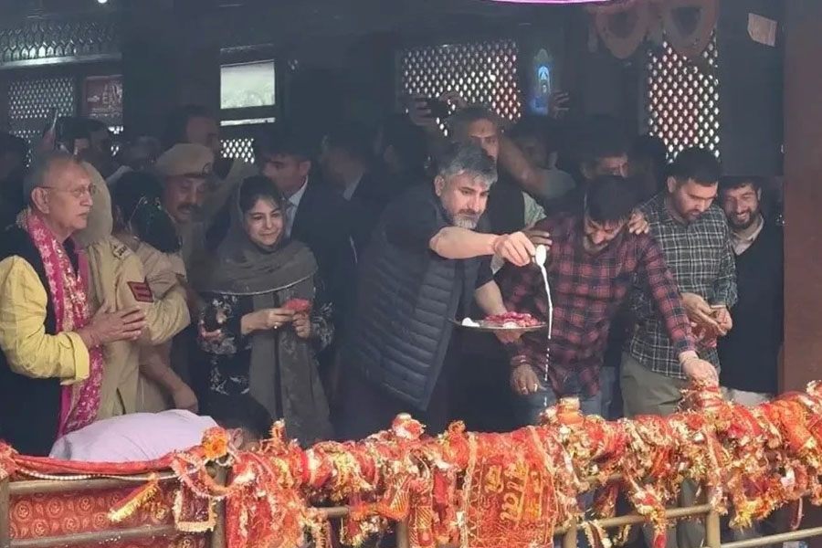Mehbooba Mufti visits Kheer Bhawani temple in Jammu and Kashmir
