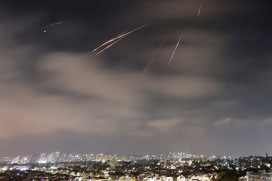 Israel-Iran War: Iranian missile attack hits Mossad headquarters close to Tel Aviv
