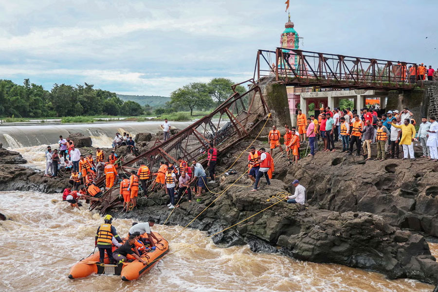 Pune bridge disaster exposes administration's negligence