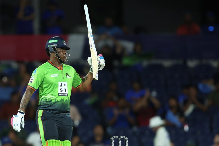 Unable to overcome injury, Hetmyer became the 'hero' of a brilliant innings by hitting a six off the last ball