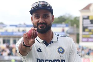 English fan sings a song for Akash Deep