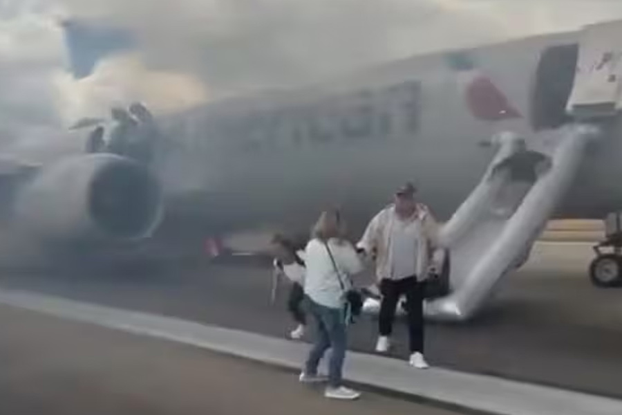 An American Airlines flight forced to abort takeoff after a landing gear malfunction