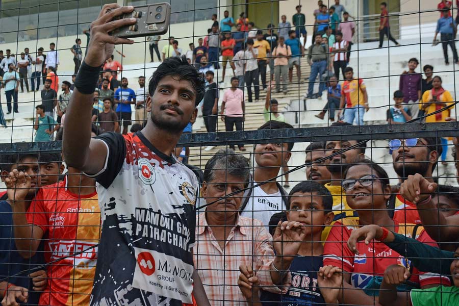 Pathachakra FC footballer Arnab Das plays match two days after performing her mothers last rites
