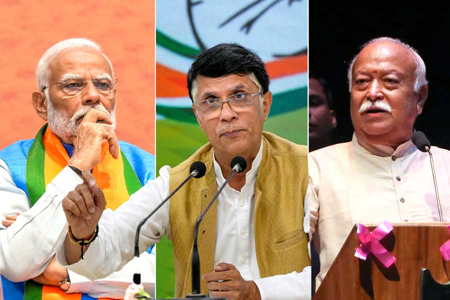 RSS chief says leaders should retire at 75, Congress's 'poor Prime Minister' dig