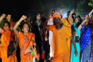 Uttar Pradesh bus stopped in Birbhum