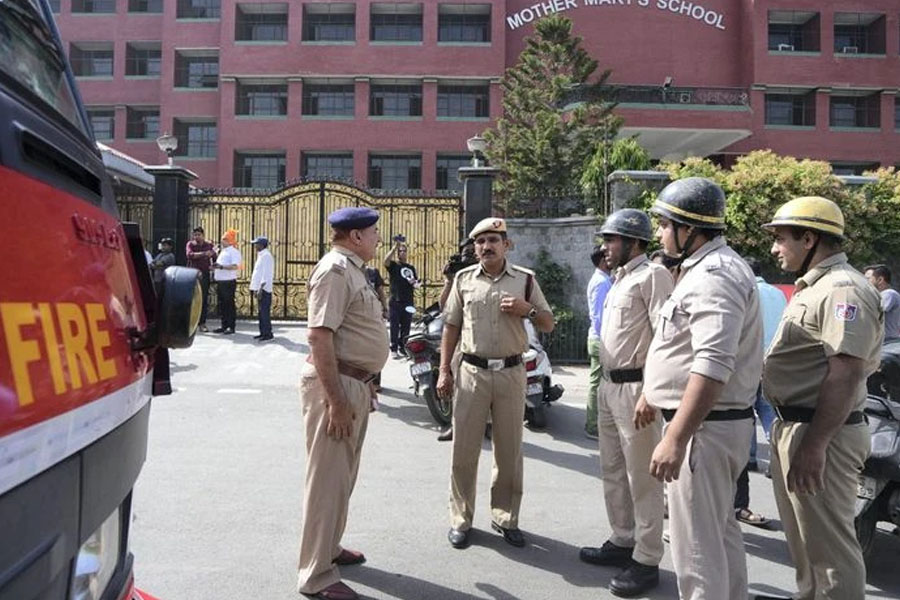 5 schools of Delhi received bomb threat via email