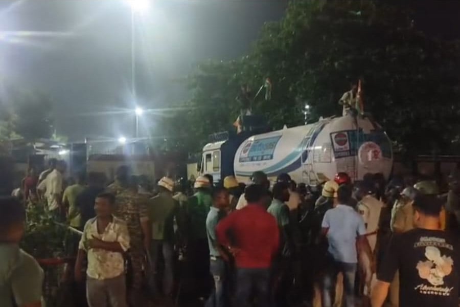 Huge ruckus in Budge Budge IOCL plant