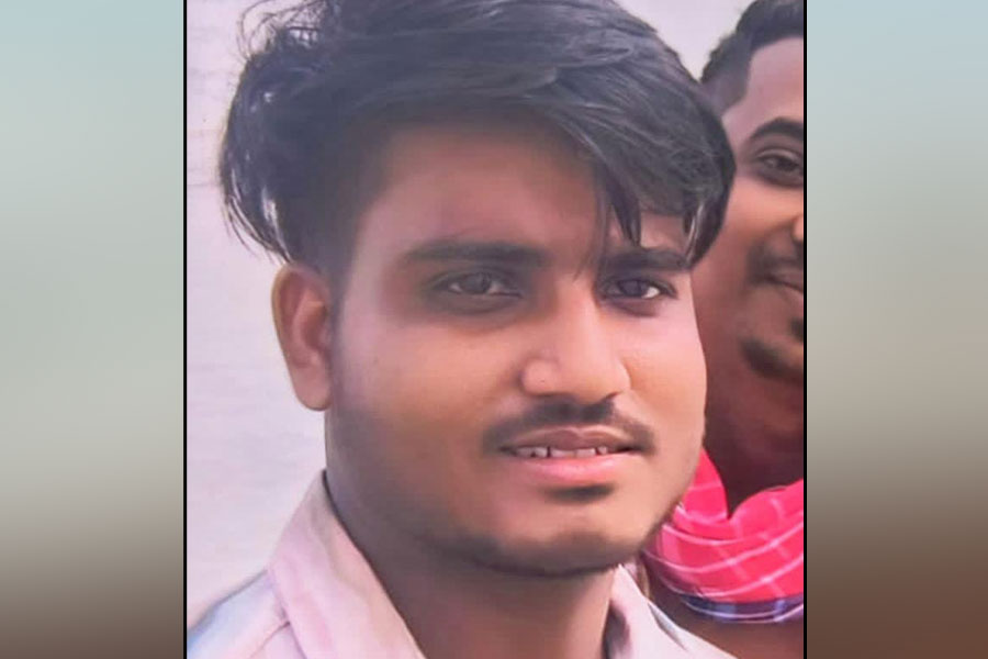 A youth died in Bakkhali