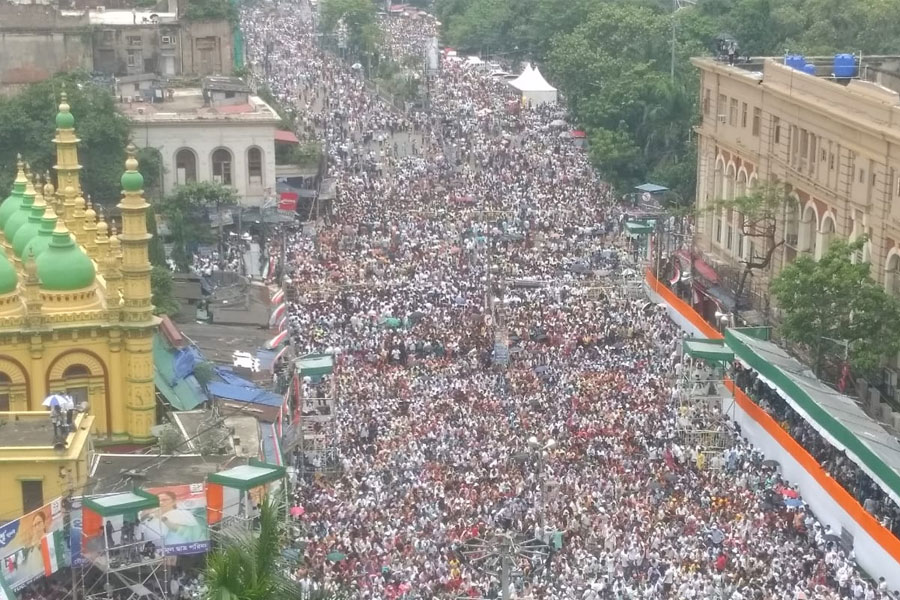 TMC 21 July Rally LIVE: Abhishek Banerjee reaches Dharmatala and pays tribute to the martyrs