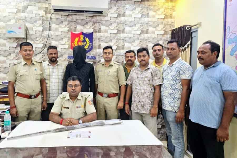 Domkol youth arrest for share picture in social media with arms