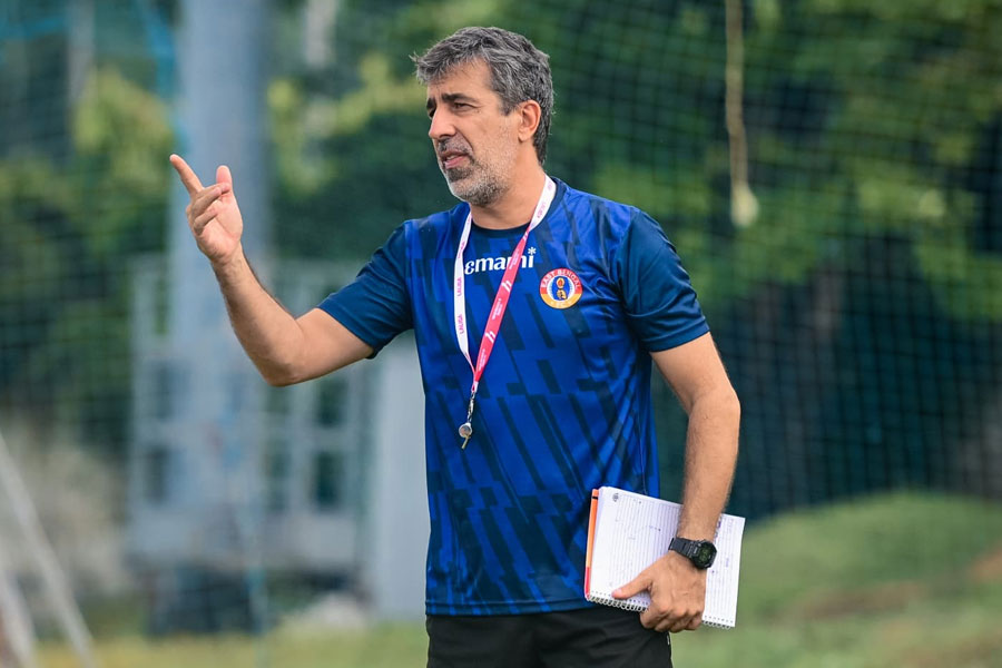 East Bengal coach Oscar Bruzon opens up before facing South United in Durand Cup