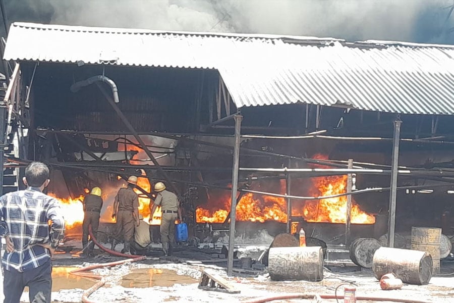 Massive fire broke out at Howrah's factory