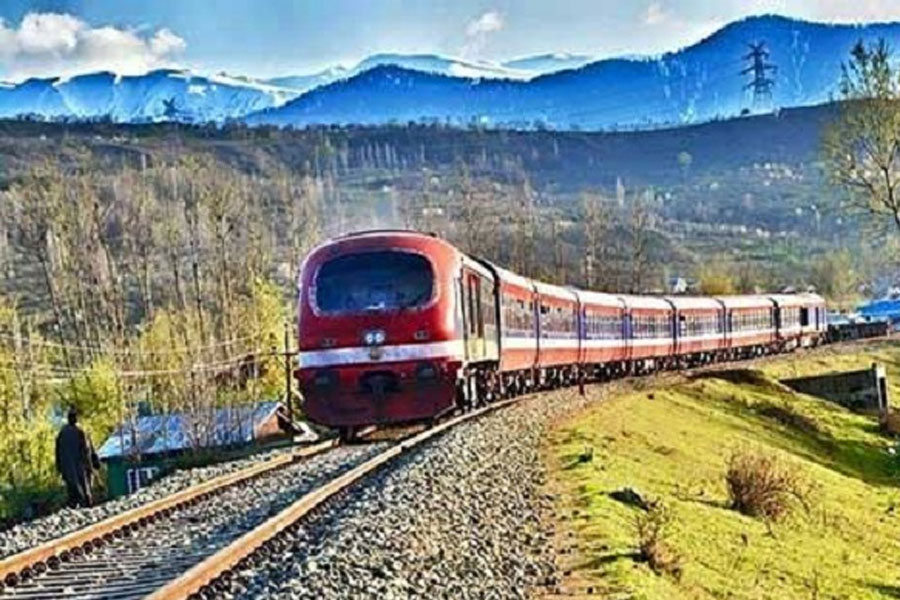 Tourists are planning to go to Kashmir on durga puja
