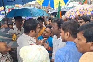 BJP workers allegedly threatens police in Khejuri