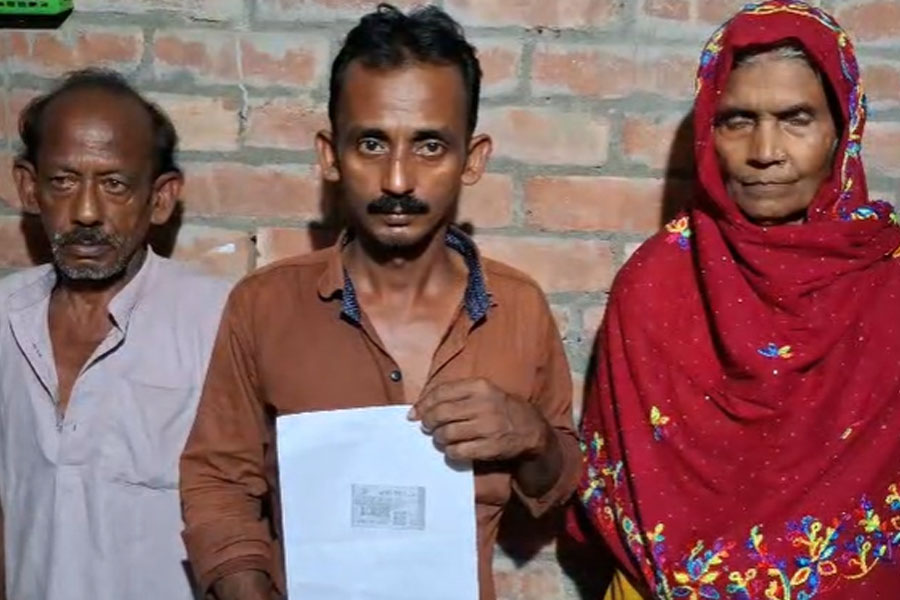 A migrant labour won 1 crore in Lottery