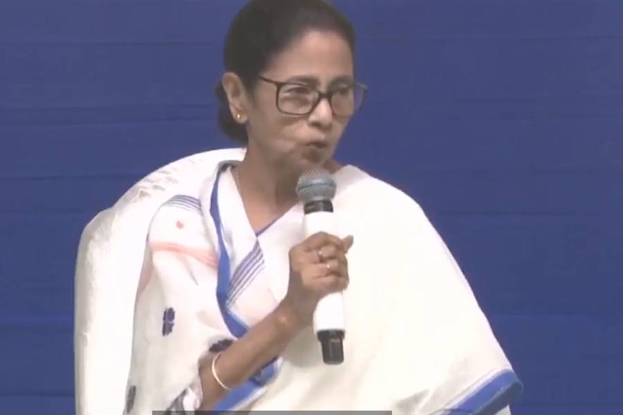 CM Mamata Banerjee directs function of the ministers in 'Amader Para Amader Samadhan' project