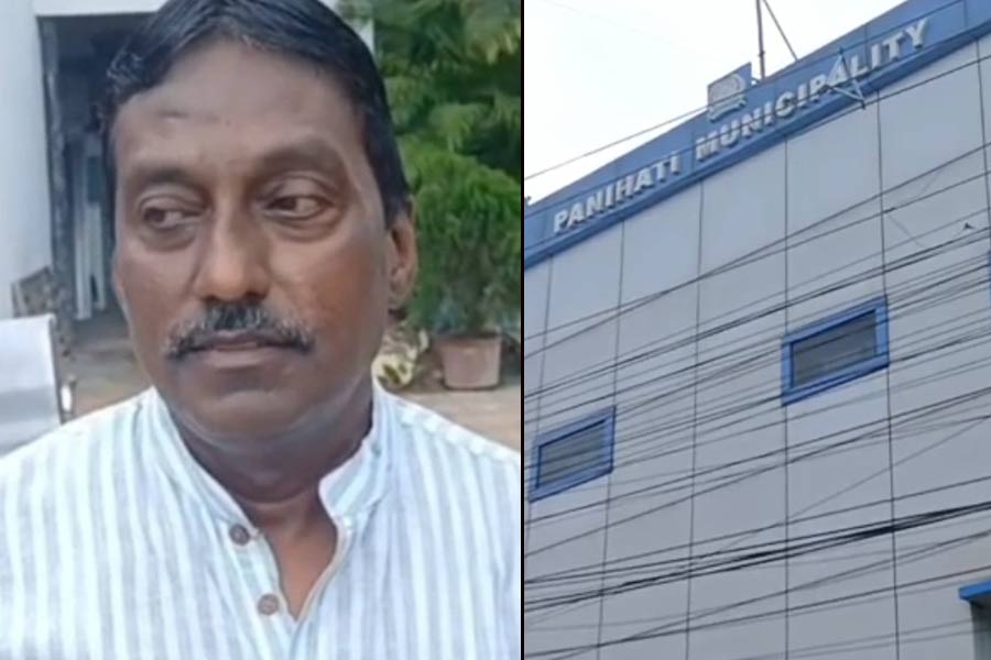 Two arrested allegedly doing fraud with the name of Chairman, Panihati Municipality