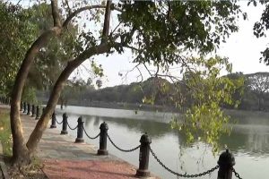 Dreasing at Rabindra Sarobar is allowed