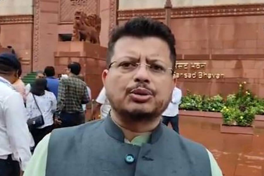 Militants attacked 200 km away! Ritabrata Banerjee targets Centre over security failures