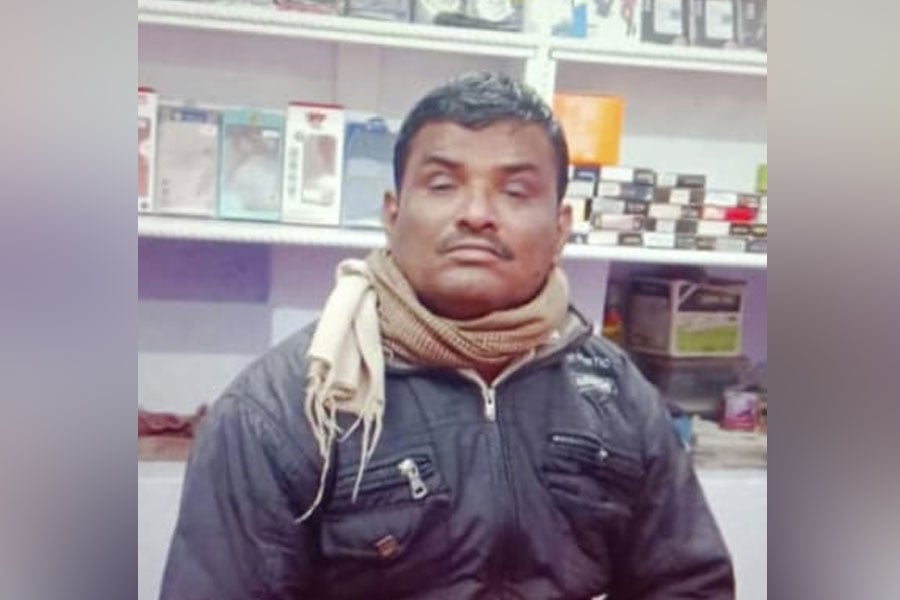 Murshidabad tmc worker allegedly killed by goons