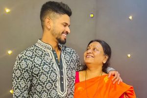 Shreyas Iyer's Mother wins internet after clean bowling her son at home