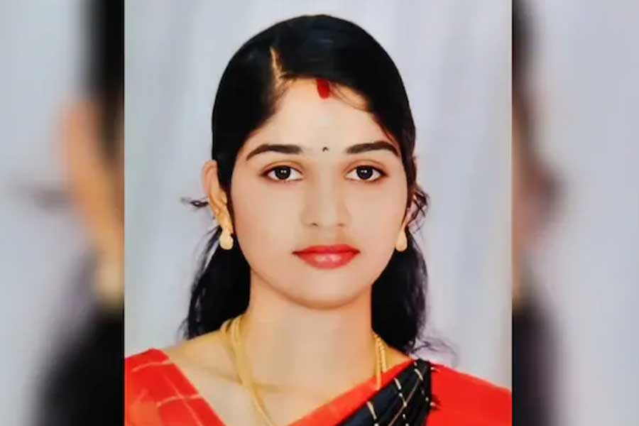 Over extramarital affair suspicion Husband kills Tamil Nadu councillor