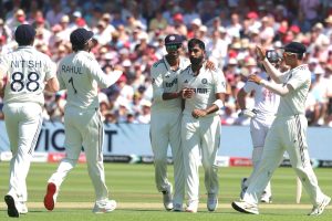 Bumrah returns to record form, Team India restricts England to below 400