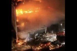 Many killed As Huge Fire Breaks Out At Shopping Mall In Iraq