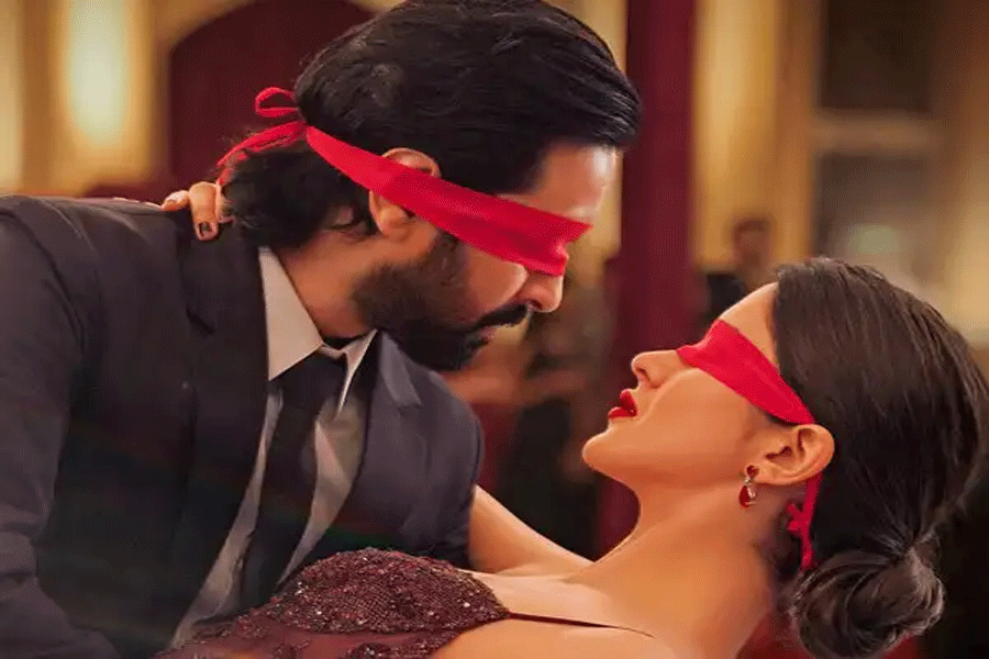 Aankhon Ki Gustakhiyan film review