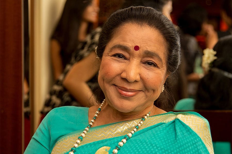 Asha Bhosle's Son Dismisses Her Death Rumour