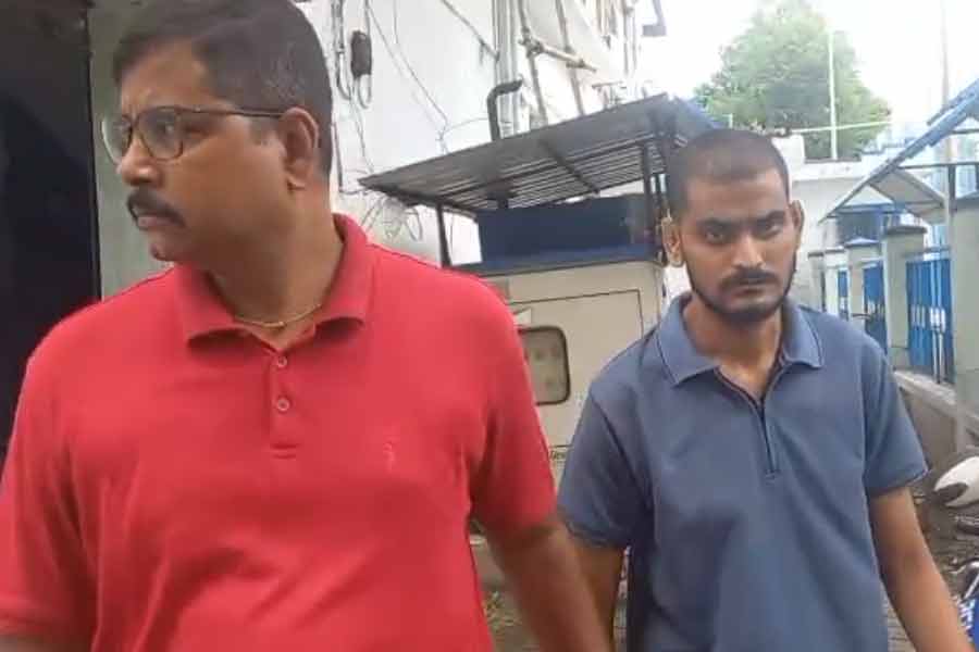 Bidhannagar businessman falls victim to fraud of nearly Rs 2 crore in the name of trading
