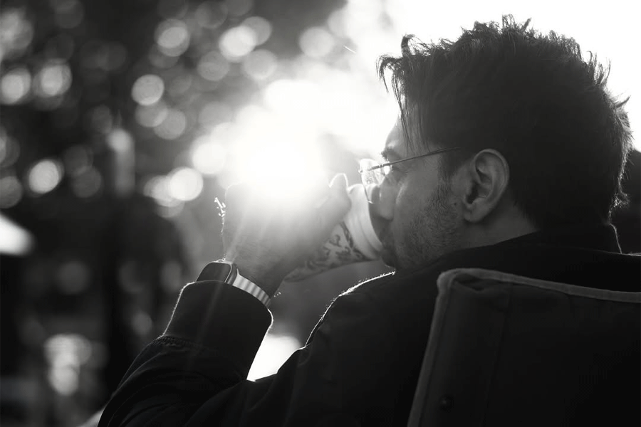 dev share his photos in between shooting of praojapoti 2 in london