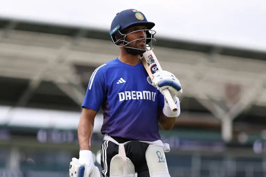 Comparison with a scene from Dhoni's biopic! Dhruv Jurel reacts before the Oval Test