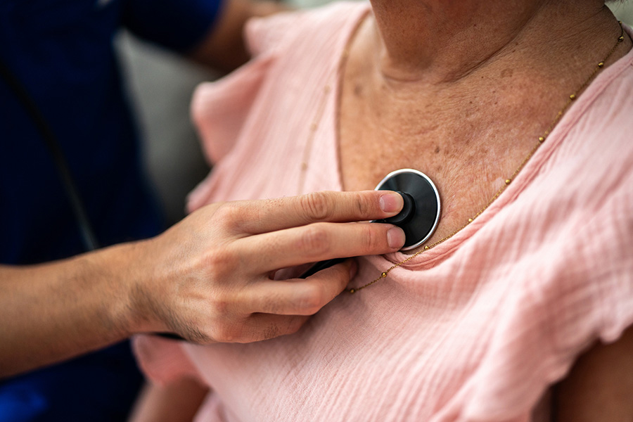 Heart attack and heart failure are both serious heart diseases, but their causes, symptoms, and treatments are different