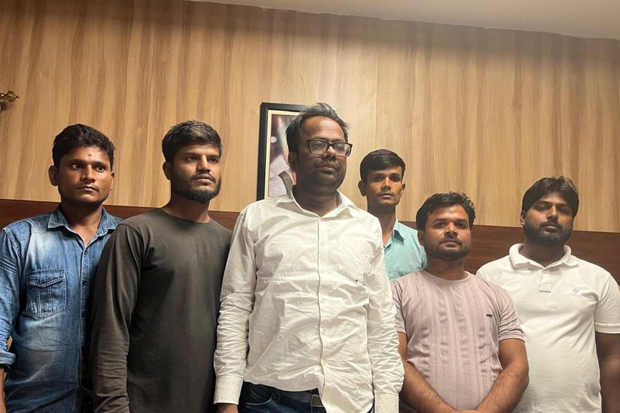 PIL likely at Calcutta HC by bengali speaking workers harassed at other states