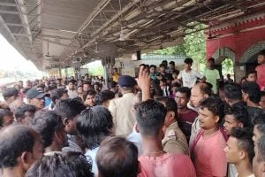 young man's finger was chopped off by a railway civic volunteer in Kalna