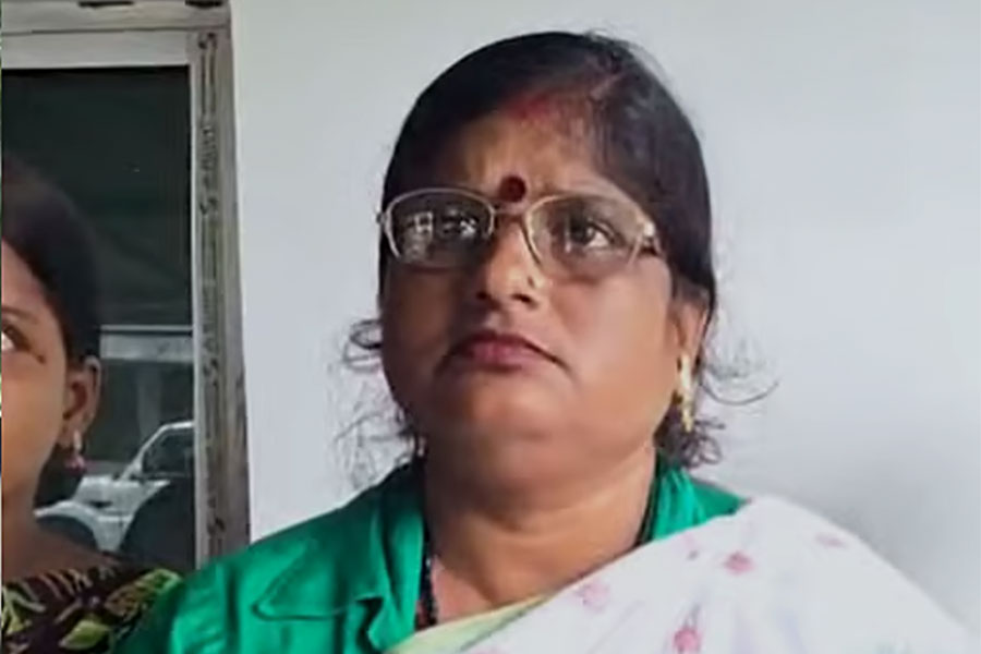 TMC expels leader who beaten CPM leader in Kharagpur