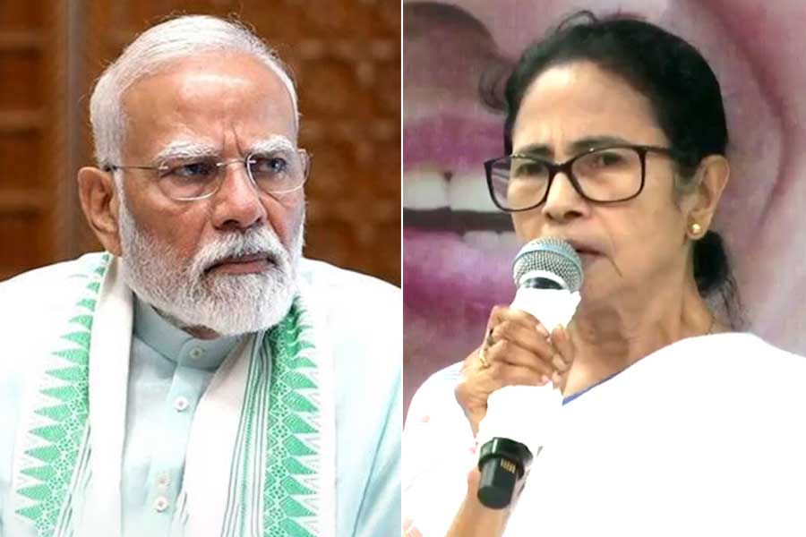 CM Mamata Banerjee slams Modi from Bolpur