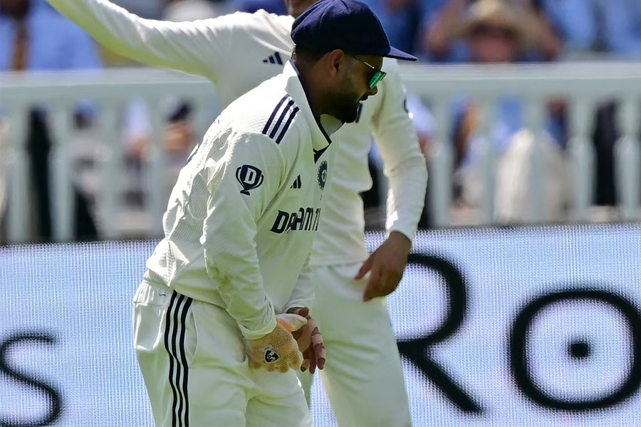 Rishabh Pant left field after getting injured in Lords test