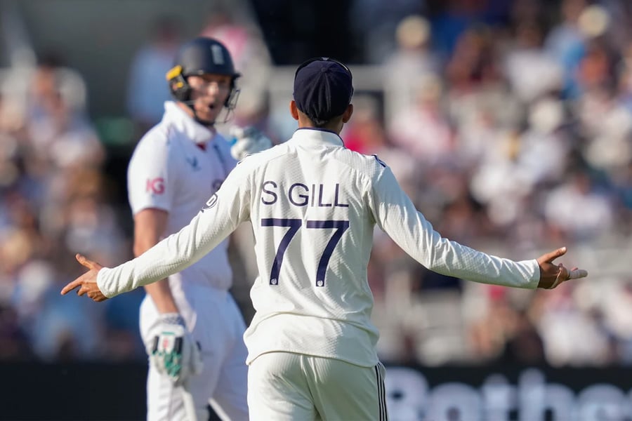Former England batter slams Shubman Gill's action on field