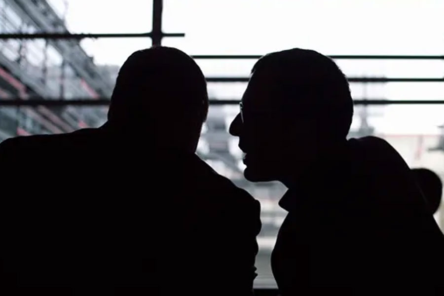 Lifestyle Tips: 10 things to keep private in the workplace​