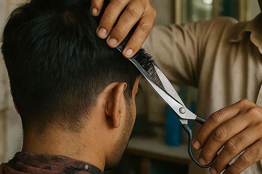 first-dalit-gets-a-haircut-at-an-upper-cast-only-saloon-at-gujarat