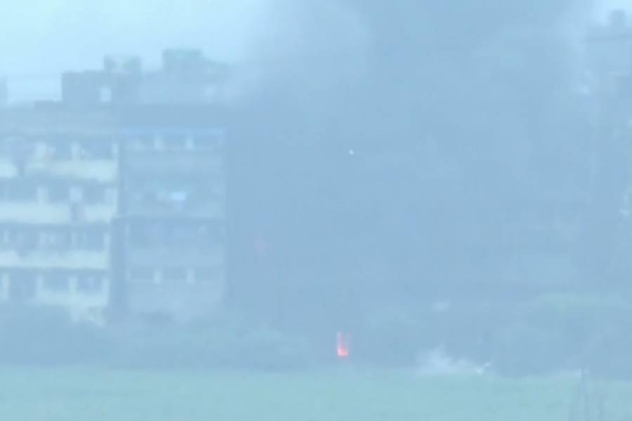 Massive fire engulfs factory at Anandapur, fire tenders are in trouble for narrow space